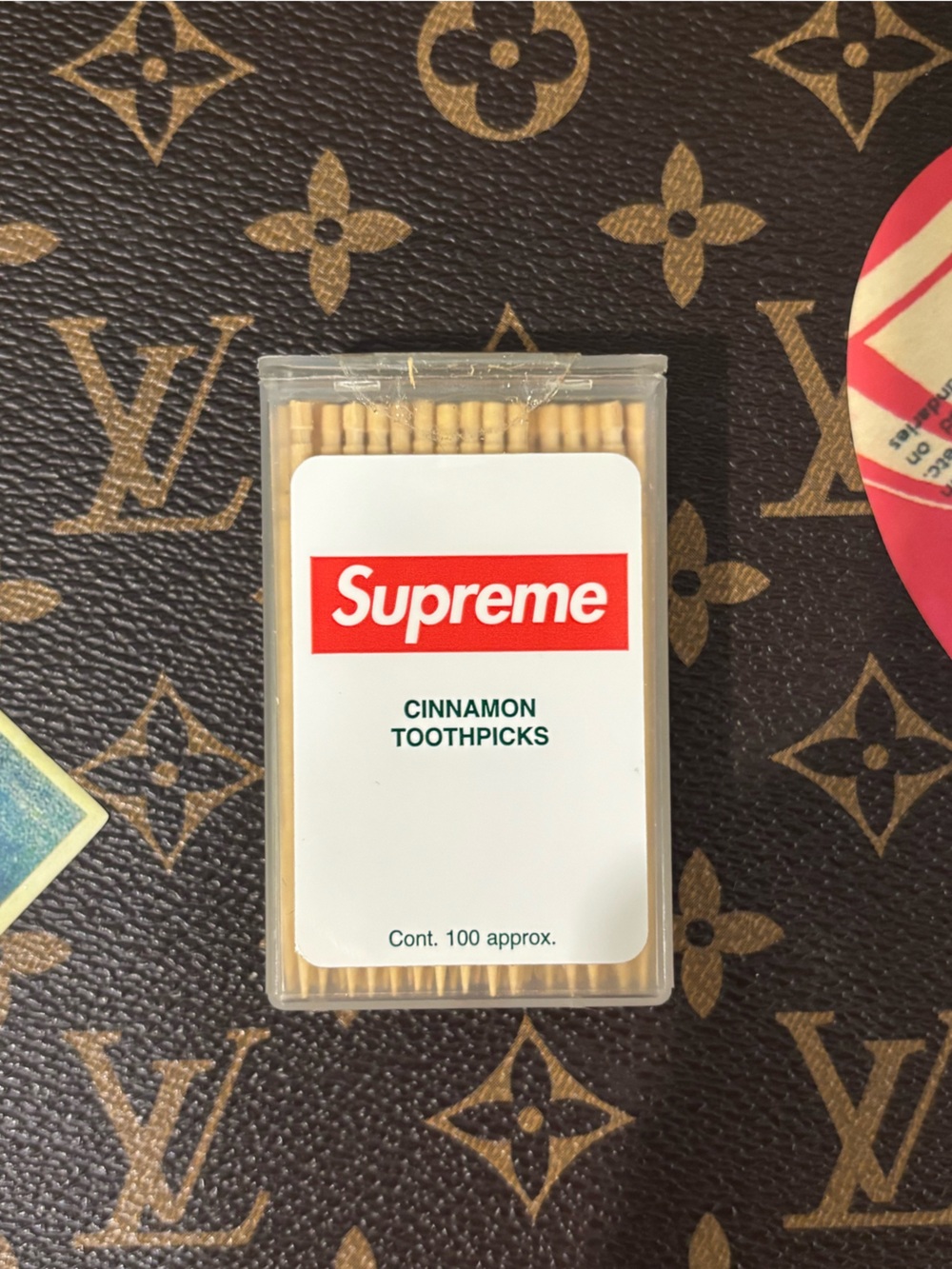Supreme Cinnamon Flavored Wooden Toothpicks Beige Approx. 100 Count